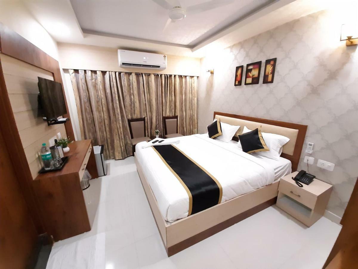 ลิซ่า รีเจนซี Hotel เชนไน ภายนอก รูปภาพ