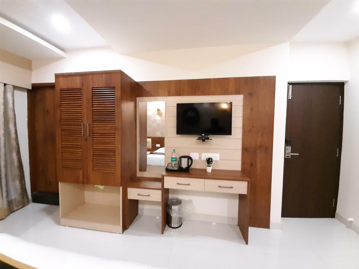 ลิซ่า รีเจนซี Hotel เชนไน ภายนอก รูปภาพ